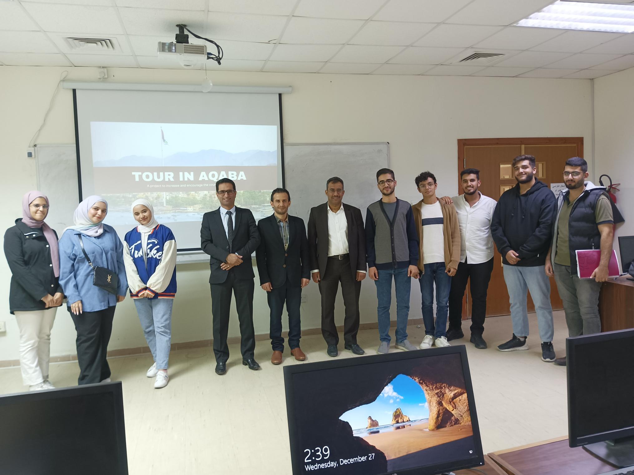 Students Presenting Technology-Based Entrepreneurship Projects at the Faculty of Information Technology and Systems